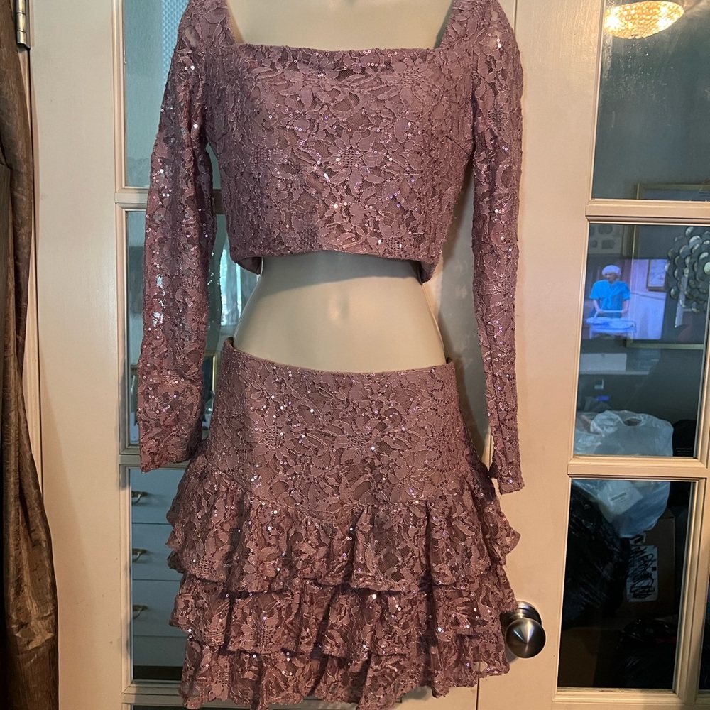 City Studio 2 piece skirt set. Size 7